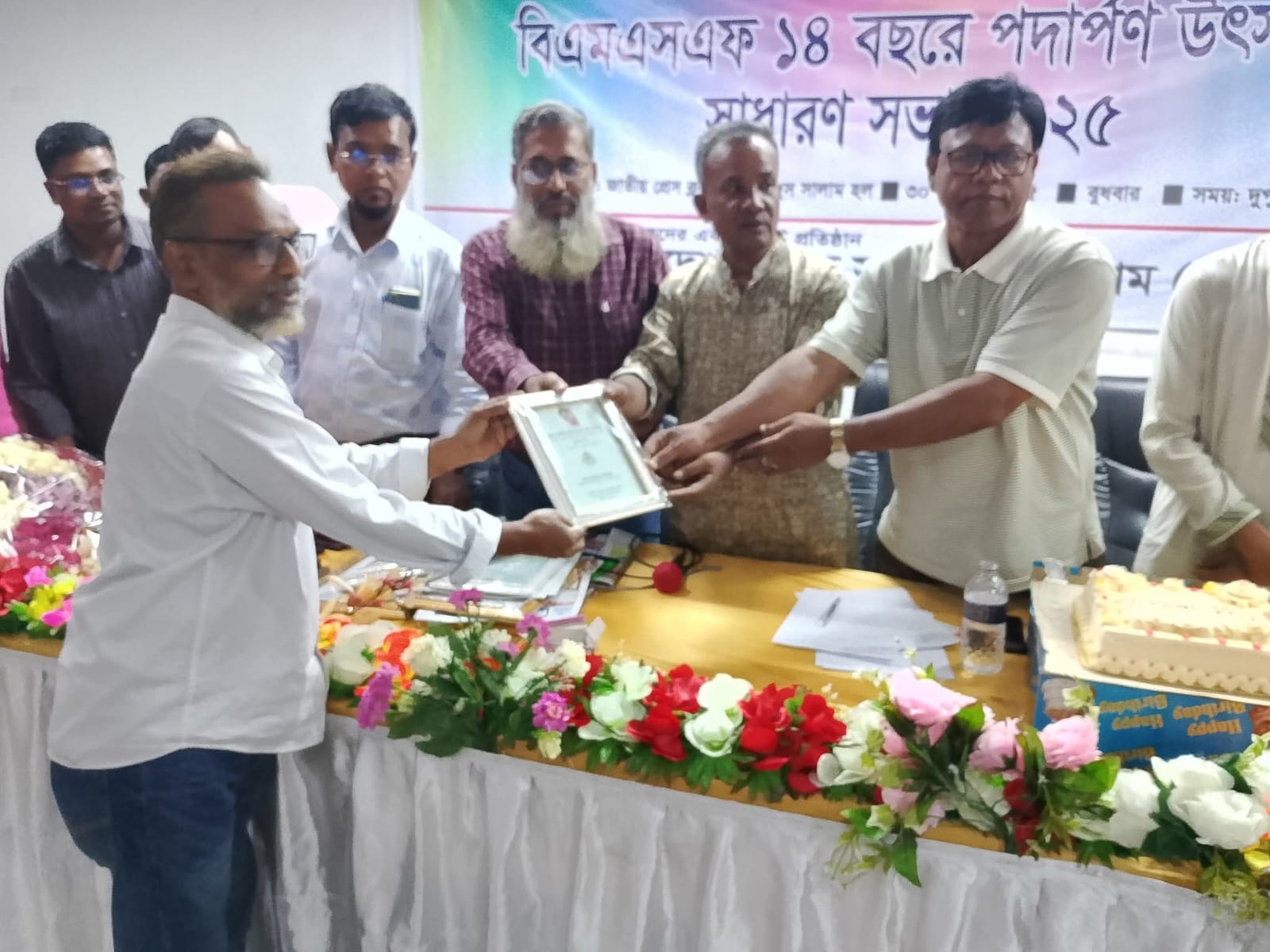 সাংবাদিকতায় বিশেষ সম্মাননা পেলেন নুরুল হুদা বাবু