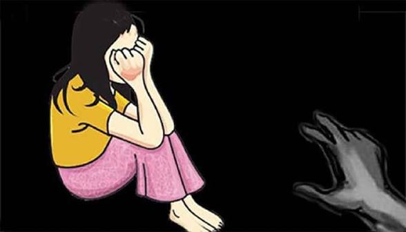 শিশু ধর্ষণ মামলার আপস না করায় ভিকটিম পরিবারকে সমাজচ্যুতের অভিযোগ