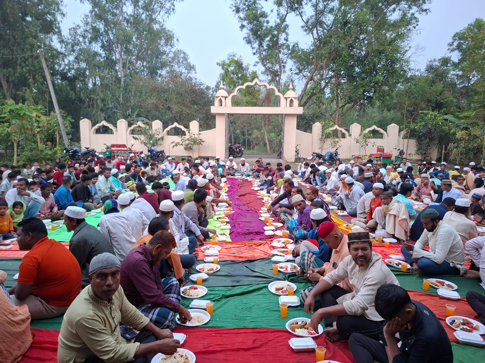 কাঞ্চনপুর ছনকা পাড়া যুব সমাজের উদ্যোগে ইফতার মাহফিল অনুষ্ঠিত