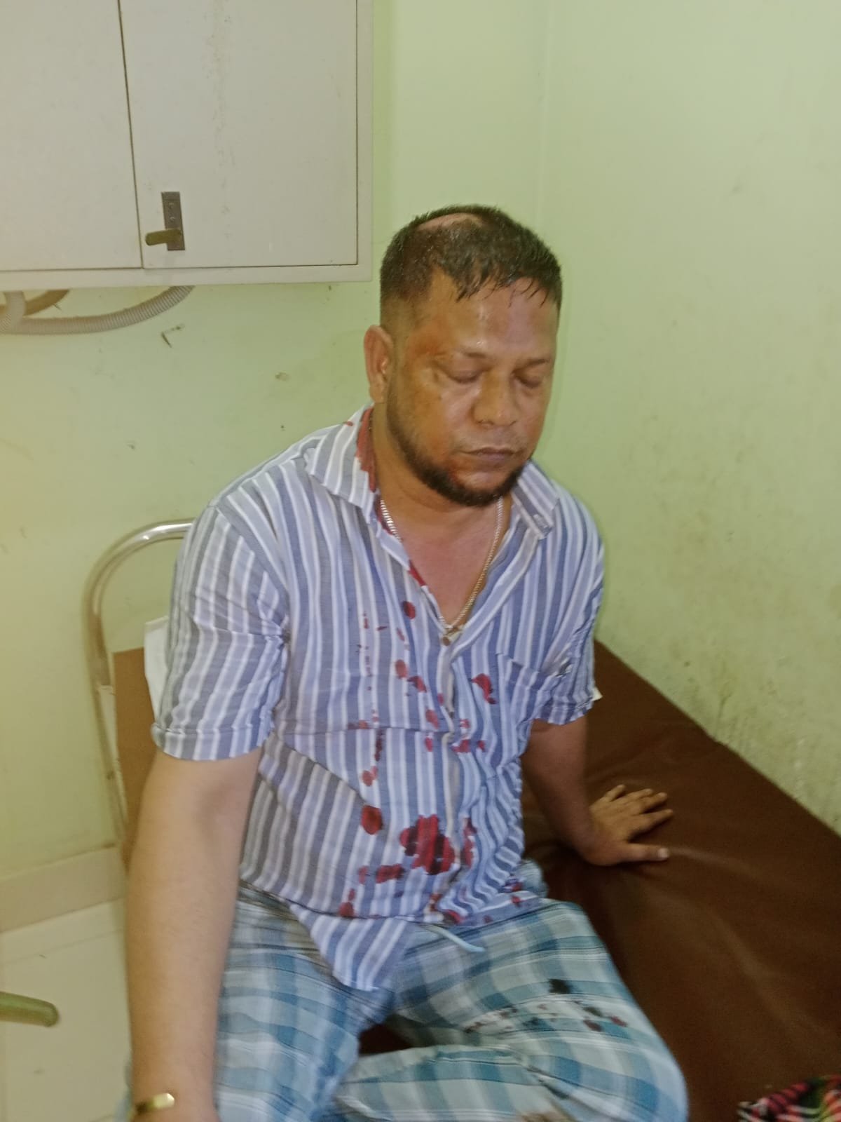 ছাতকে গোবিন্দগঞ্জ বাজার ব্যবসায়ী সমিতির সভাপতি জহির হোসেনের উপর হামলা