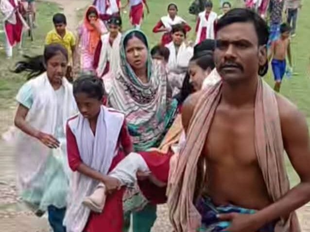 নাগরপুরে স্কুলের টিউবওয়েলে পানি পান করে শিক্ষার্থীরা অসুস্থ