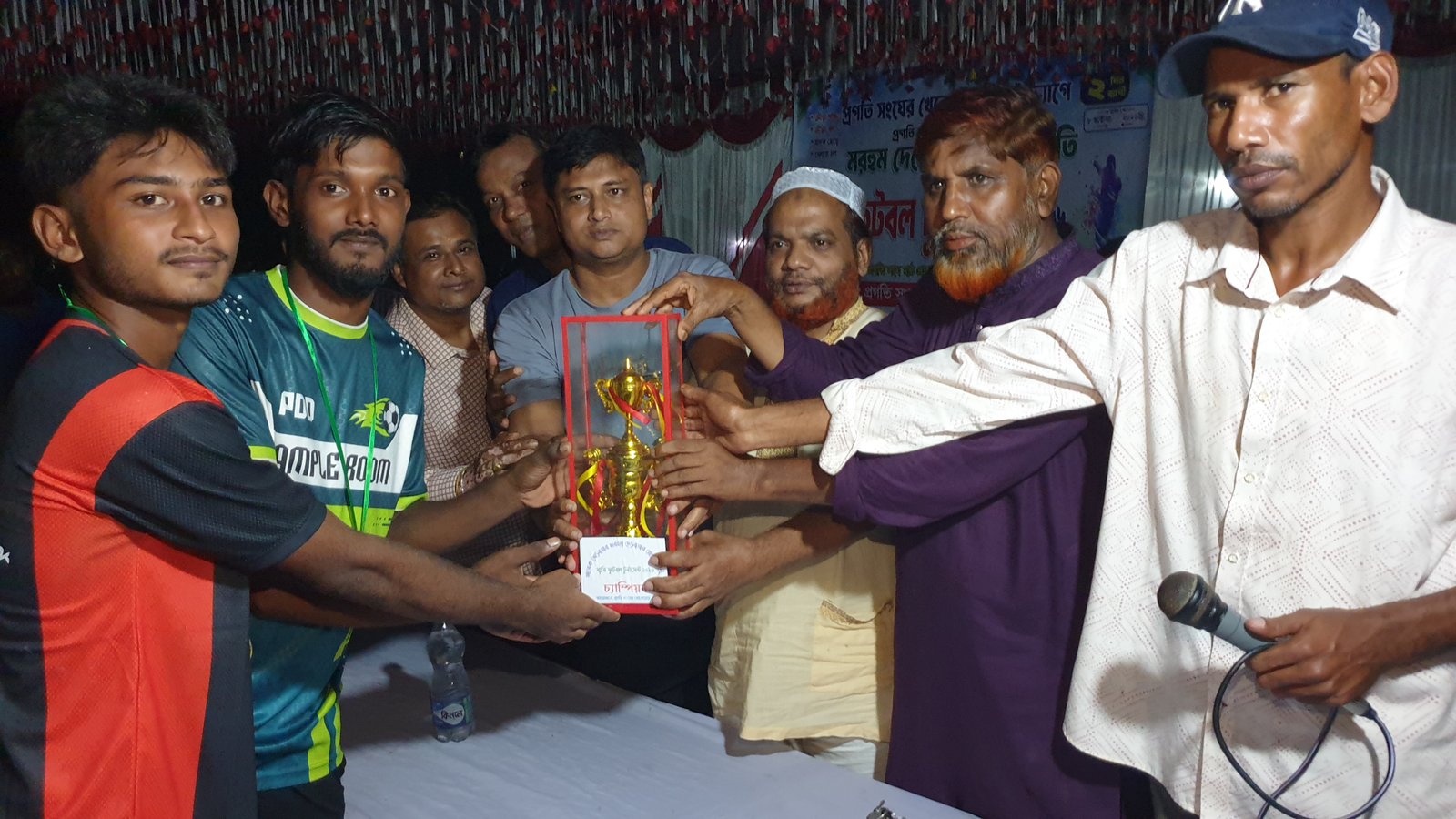 রুহিয়ায় দেলু স্মৃতি ফুটবল টুর্নামেন্টের ফাইনাল, চ্যাম্পিয়ন পাটিয়াডাঙ্গী একাদশ
