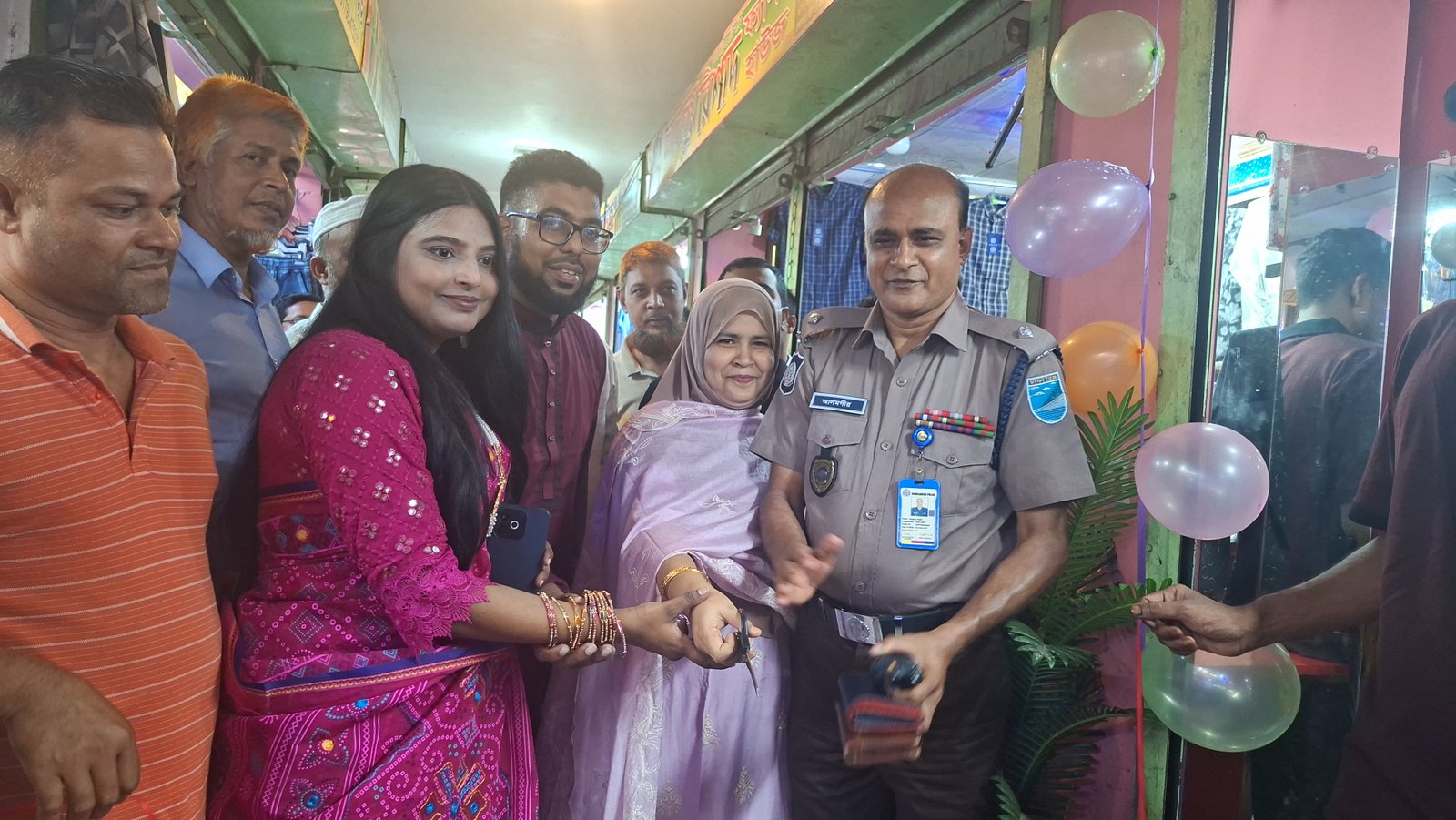 টাঙ্গাইলের বাসাইলে দেশীয় কারুশিল্পের নতুন ঠিকানা "কারুশিকড়"-এর শুভযাত্রা